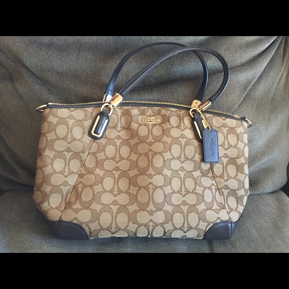 Coach - Brand New - Small Kelsey Satchel - Khaki